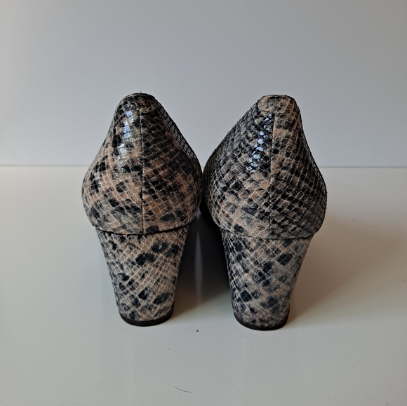 Vionic Antonia Orthaheel Snakeskin Pattern Wedges Size 10 - Picture 6 of 13